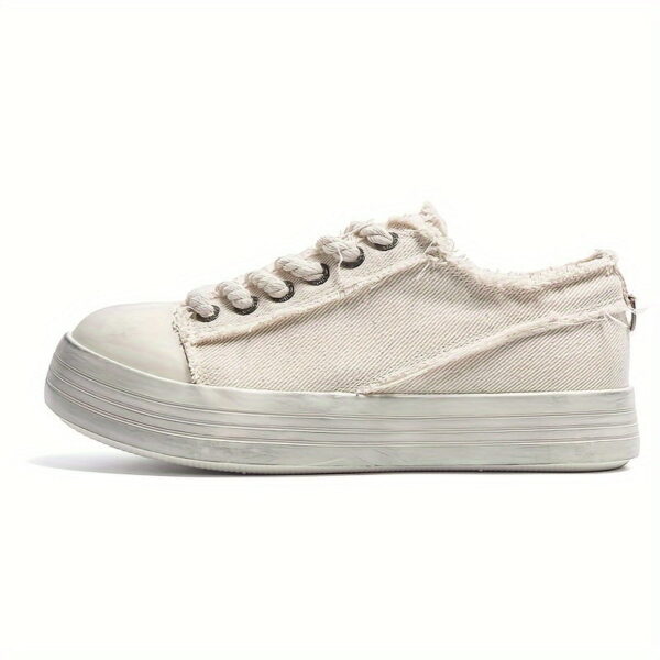 sports shoes