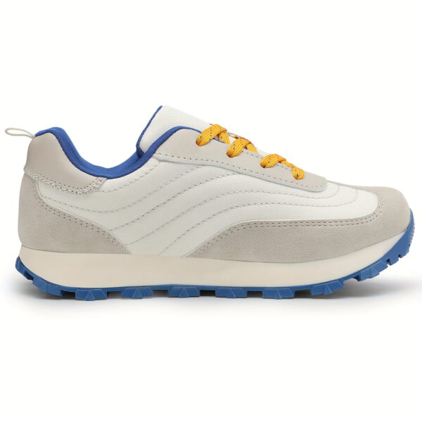 sports shoes