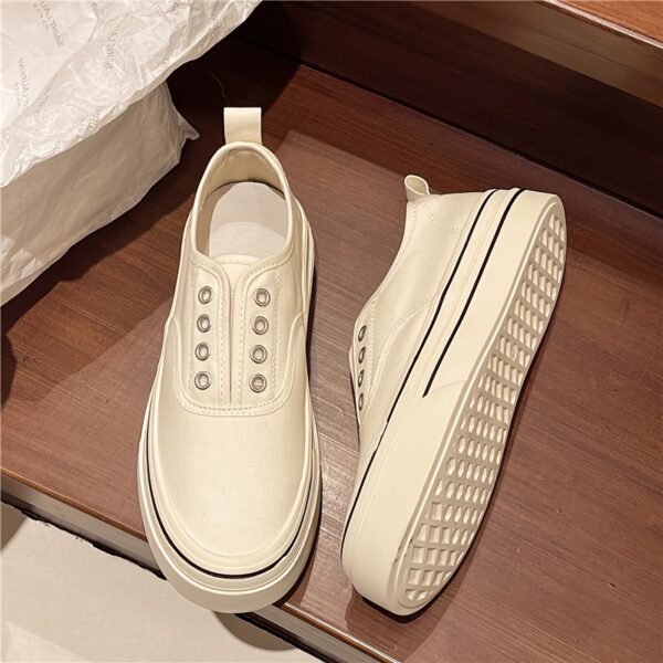 Sports Shoes